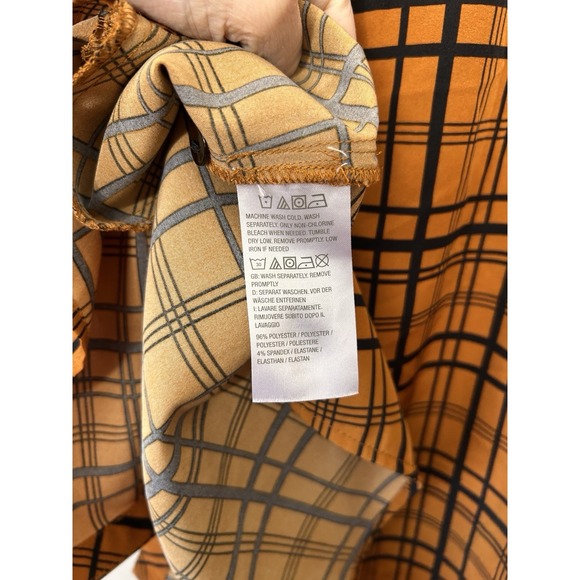 Susan Graver Women Top Tunic Weekend Plaid Amber Black Button Down Size 1XLP - Picture 9 of 9